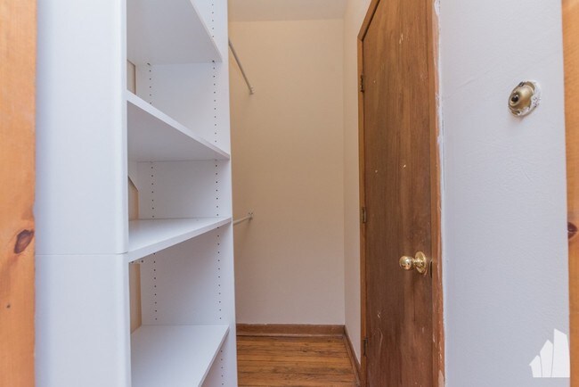 Building Photo - 2840 N Orchard St