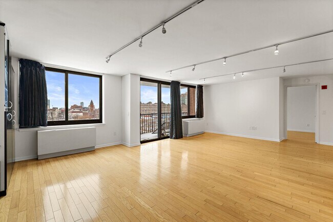 Building Photo - 700 Grove St