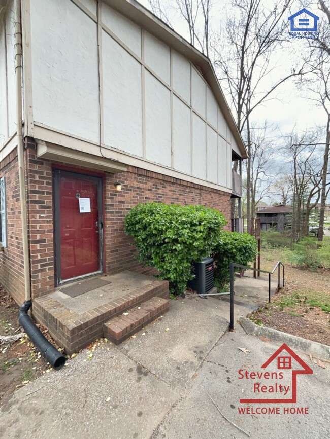 Primary Photo - 101 Bybee Dr