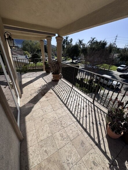 Building Photo - 406 N Fairview St