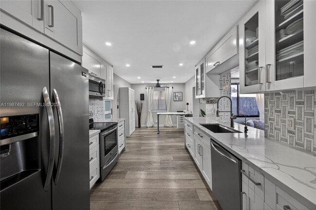 Building Photo - 371 SE 3rd St