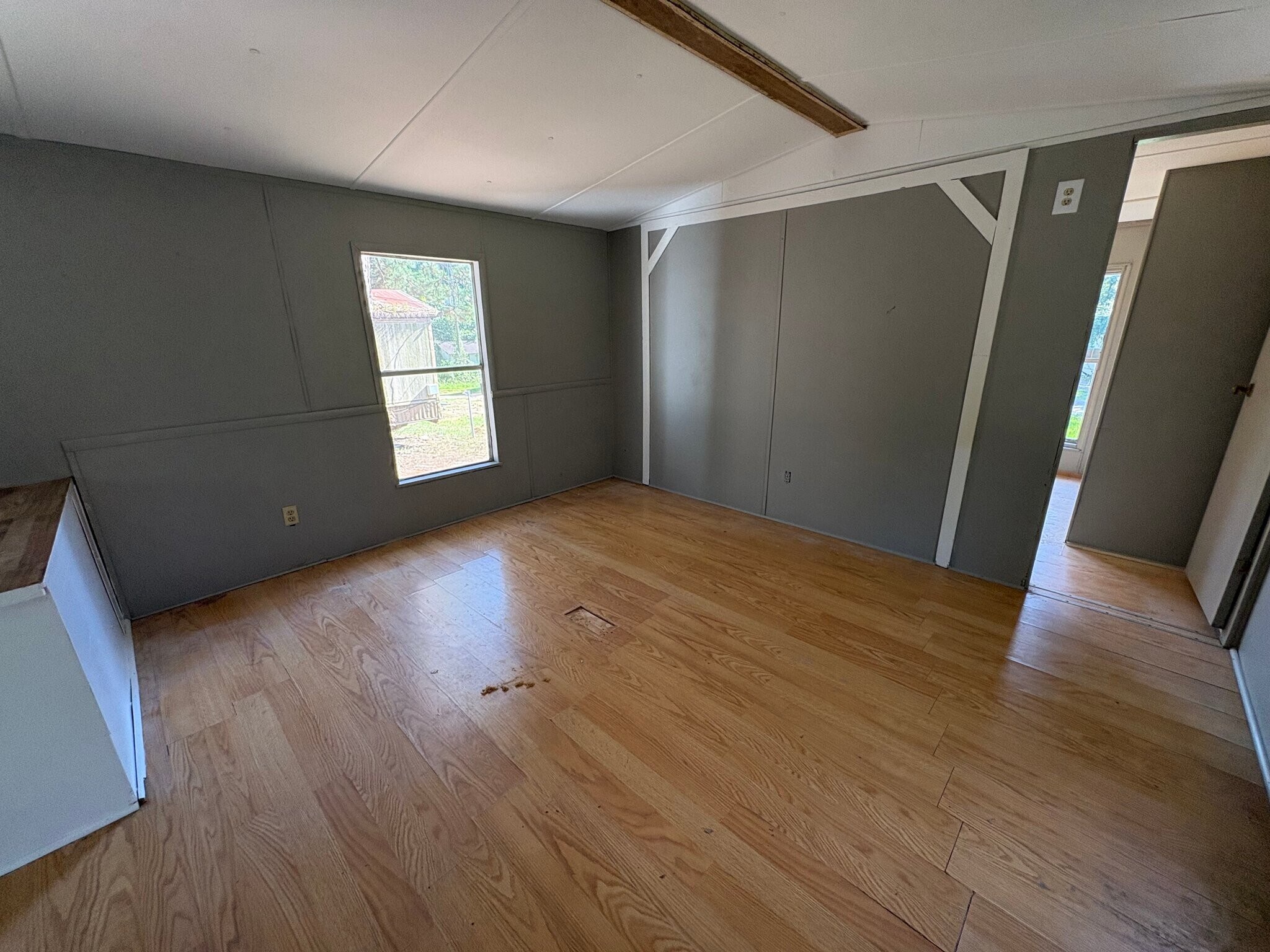 Building Photo - 139 Landing Ln