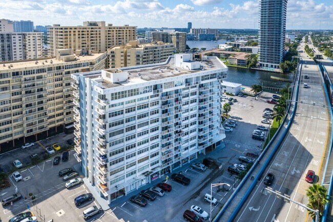 Building Photo - 1801 S Ocean Dr