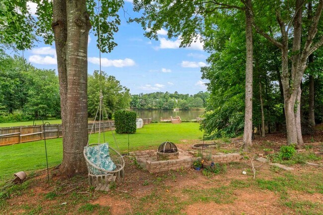 Building Photo - 3 Bedrooms 2 baths in McDonough on 1 acre waterfront backyard with private dock.