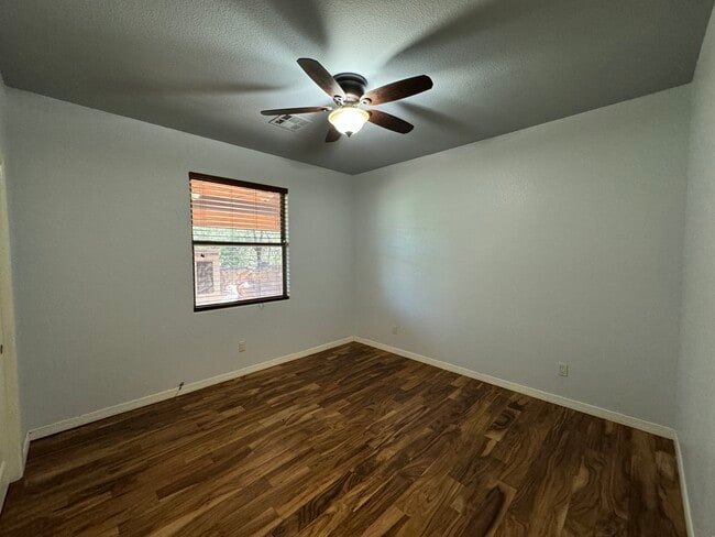 Building Photo - 682 La Melodia Dr