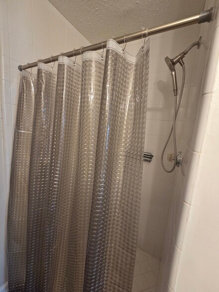 Building Photo - 6043 Green Forest Dr