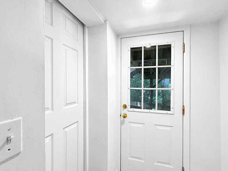 Downstairs Entrance - 712 Powell St