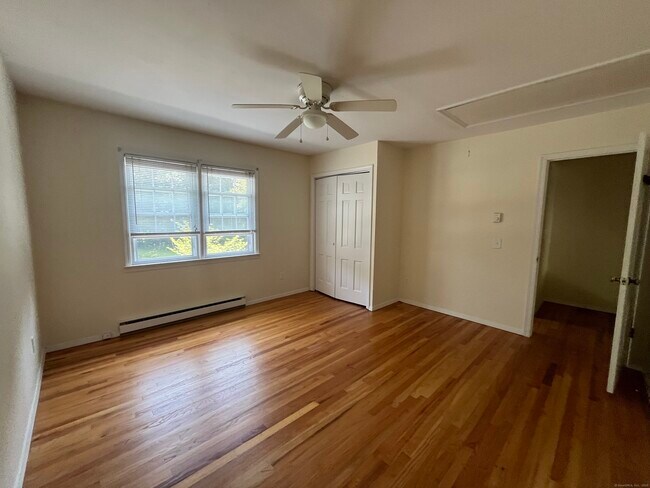 Building Photo - 1 Silvermine Manor