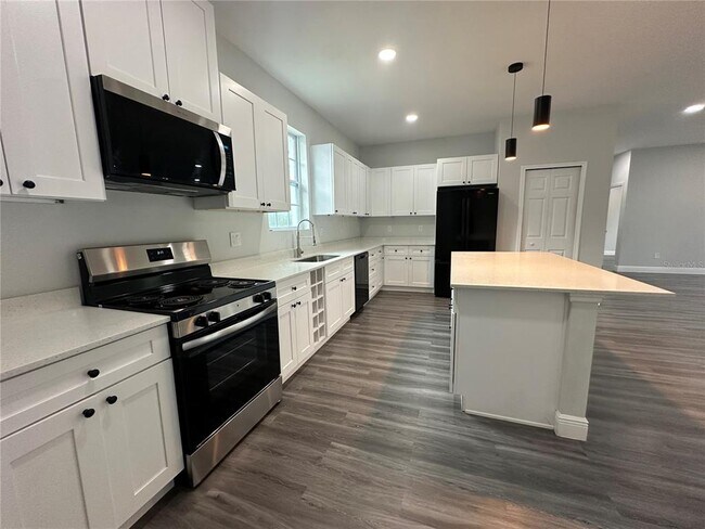 Building Photo - 18115 Cedarhurst Rd
