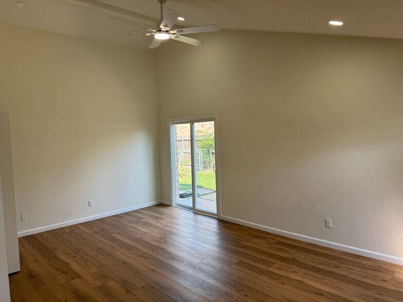 Building Photo - 4757 China Rose Dr