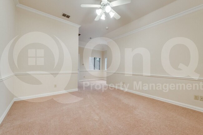 Building Photo - 5224 Longvue Dr