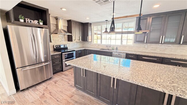 Building Photo - 1819 S Beverly Way