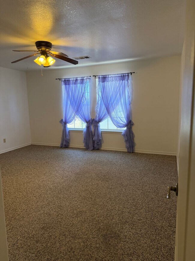 Building Photo - 38908 Millwood Dr