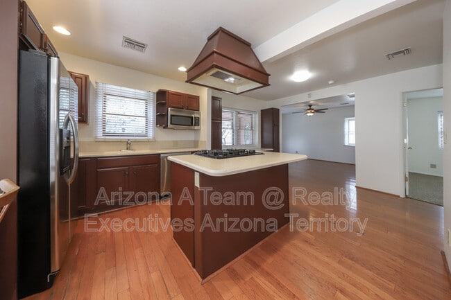 Building Photo - 1014 N 7th Ave