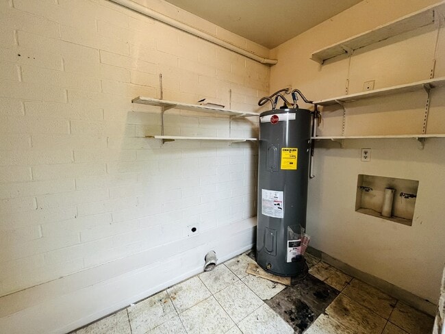 Building Photo - 5041 N 40th Ave