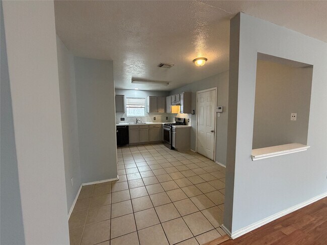 Building Photo - 7427 Briargate Dr