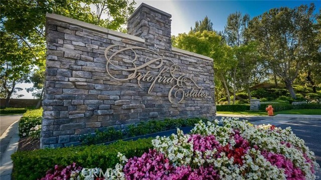 Building Photo - 2540 N San Miguel Dr