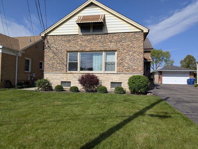 Building Photo - 113 Burtis Ave