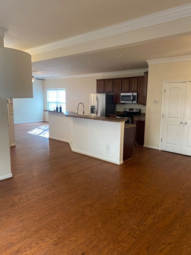 Building Photo - 5500 Muth Ct