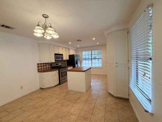 Building Photo - 12716 Covington Trail