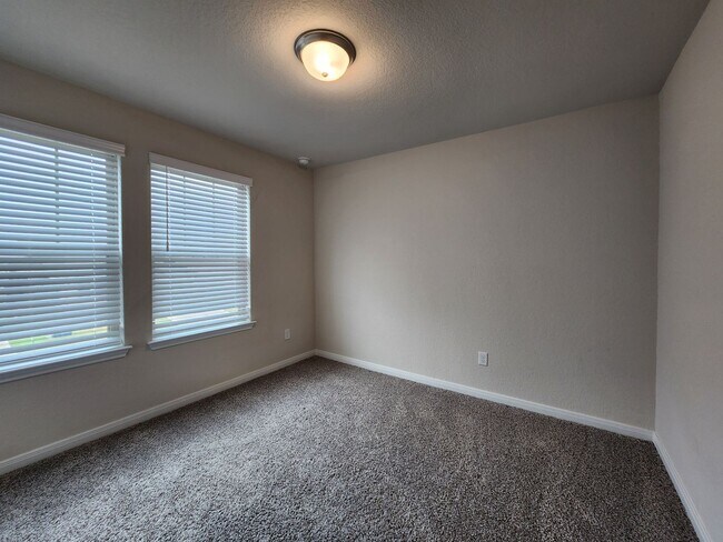 Building Photo - Large 4 Bedroom House in Meyers Landing / Fridge Included / Cute Front Porch / Yard/ CISD