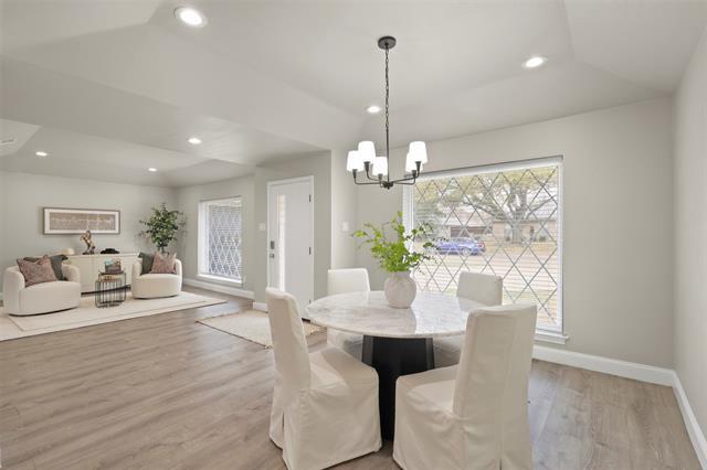 Building Photo - 6350 Glennox Ln