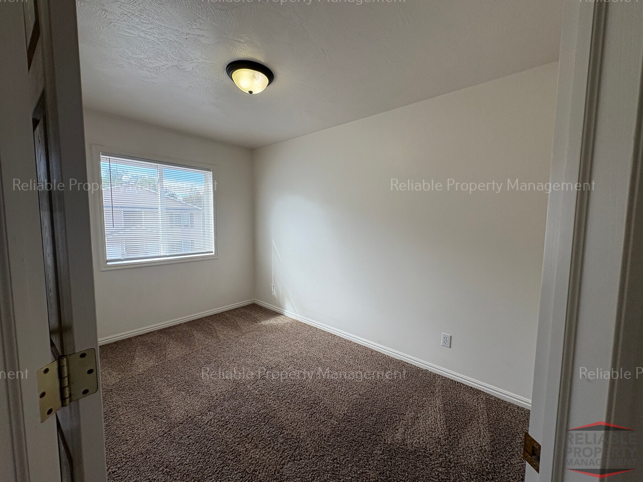 Building Photo - 3124 E Chasewood Dr