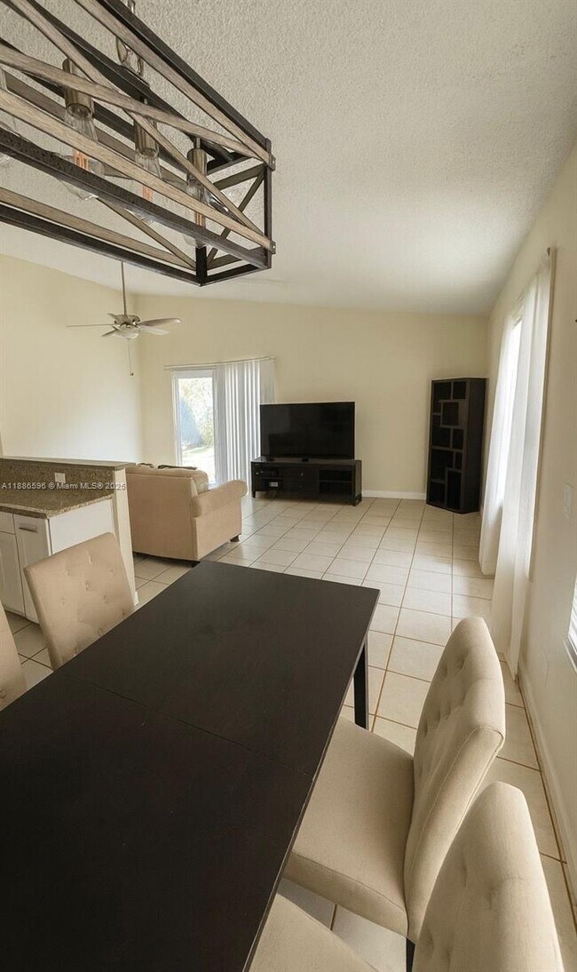 Building Photo - 11077 Sacco Dr