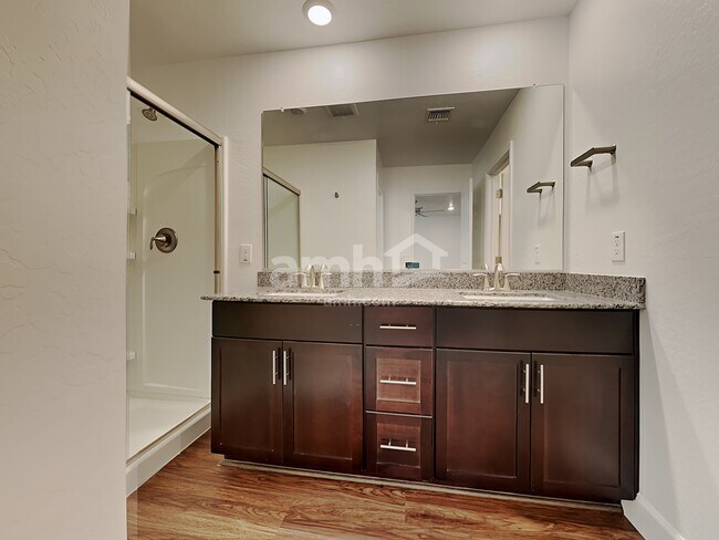 Building Photo - 661 W Bosal Dr