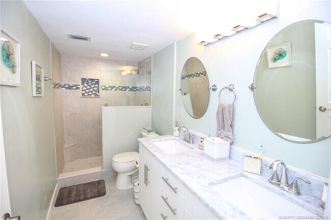 Building Photo - 1858 SW Palm City Rd