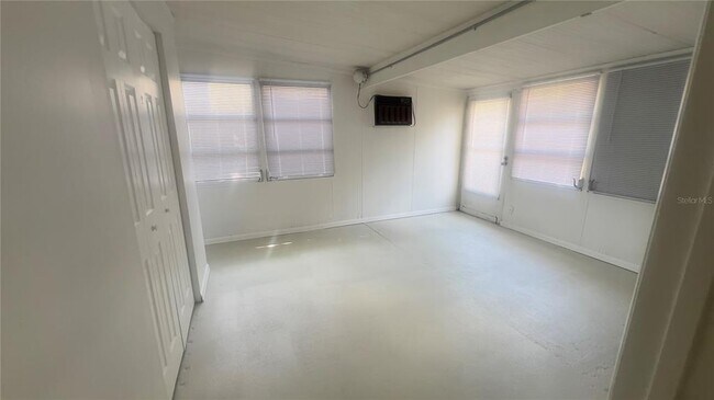 Building Photo - 110 14th Ave SW