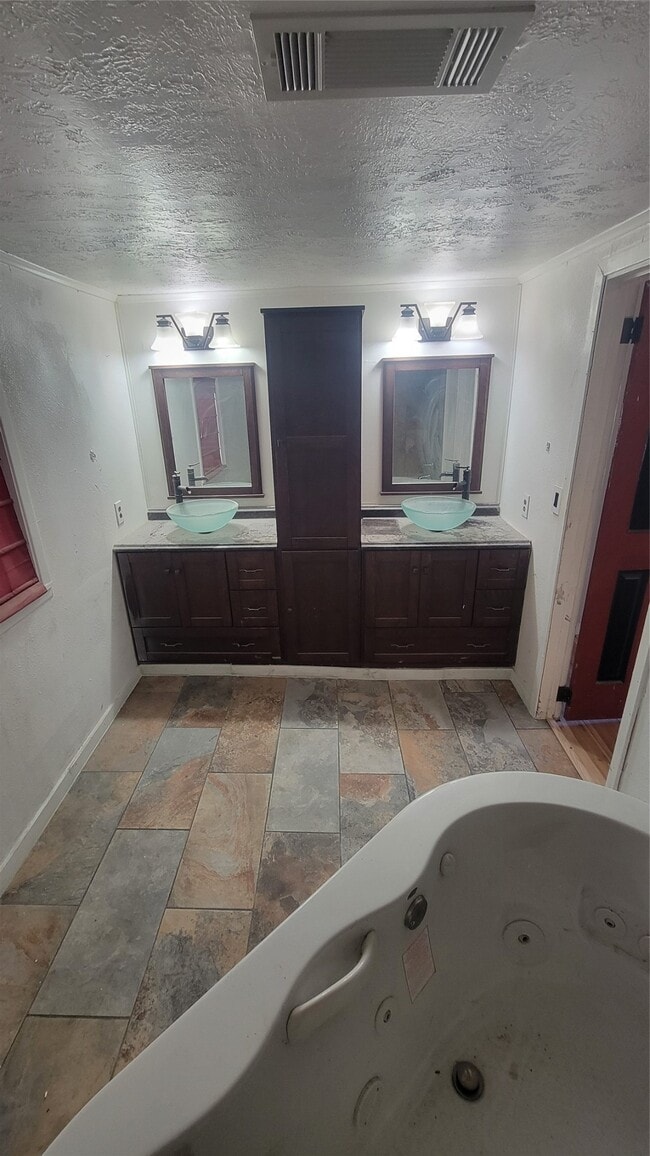 Building Photo - 2960 Call St