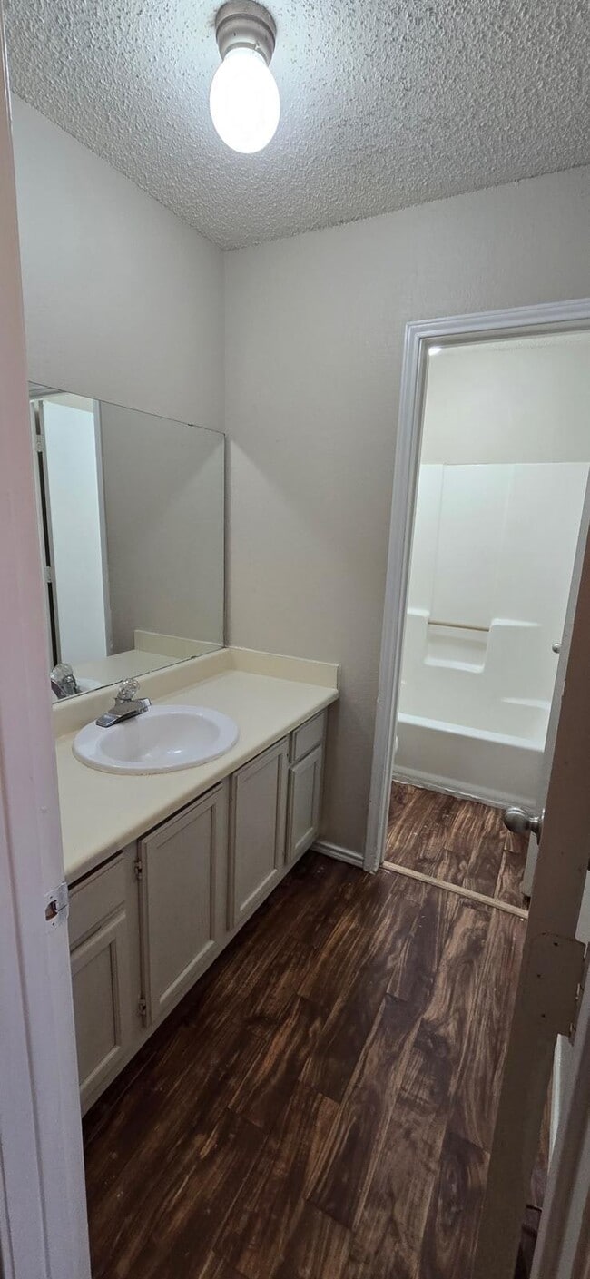 Building Photo - 8117 Foxfire Ln