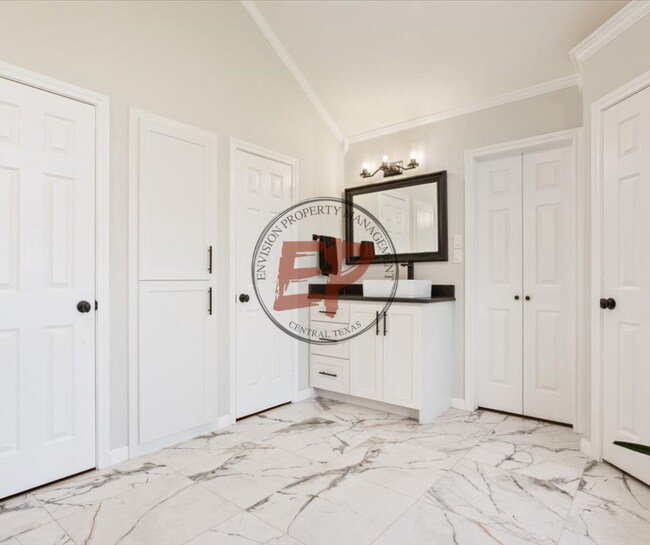 Building Photo - 122 Greentree Dr