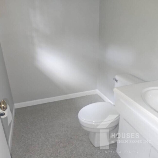 Building Photo - 130 Ashdown Dr