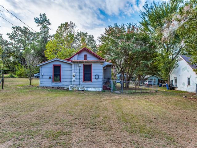 Building Photo - 609 E Monterey St