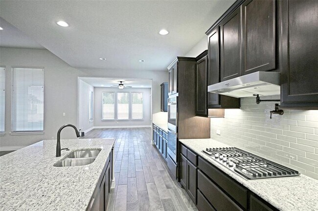 Building Photo - 588 Vale Ct