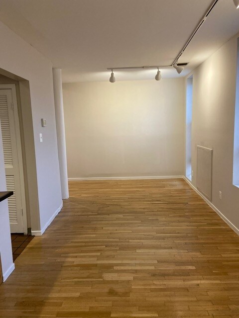 Dining area - 2038 18th St NW