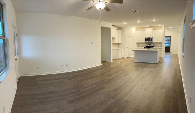 Building Photo - 497 Papaya Dr