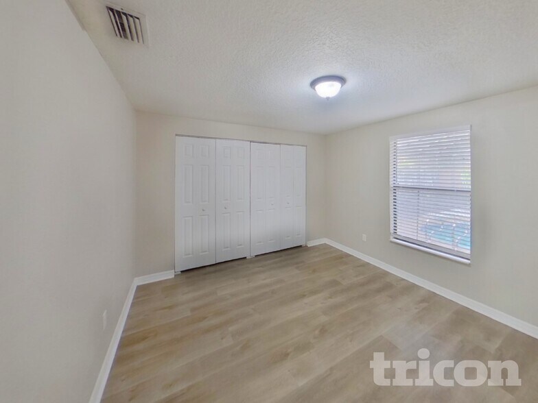 Building Photo - 1314 Oakcrest Dr