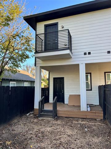 Building Photo - 319 W Page Ave