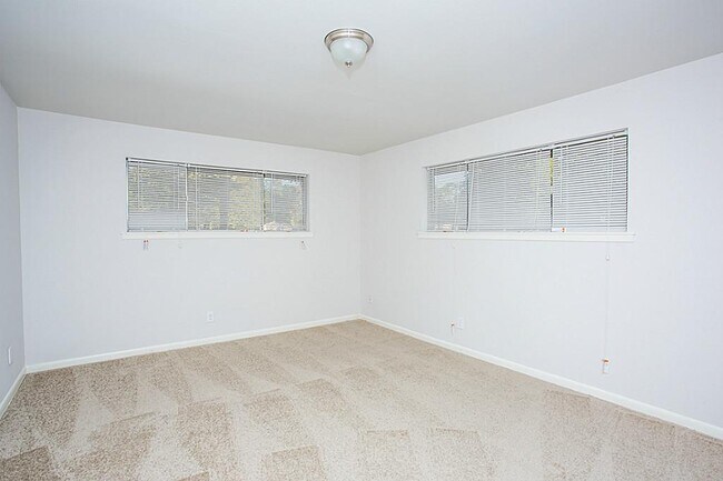 Building Photo - 6407 Nuben St