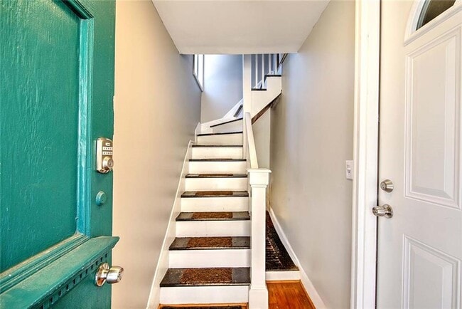 Building Photo - 220 Carpenter St