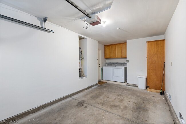 Building Photo - 375 Tierra St