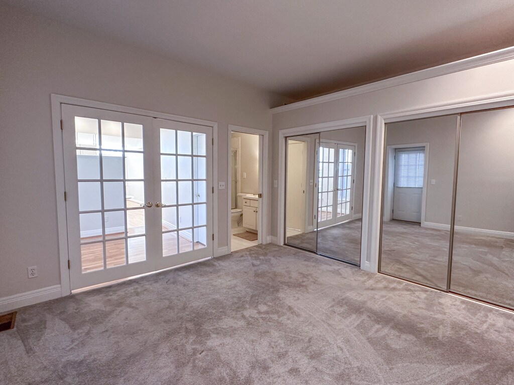 Building Photo - 334 Kilgour St