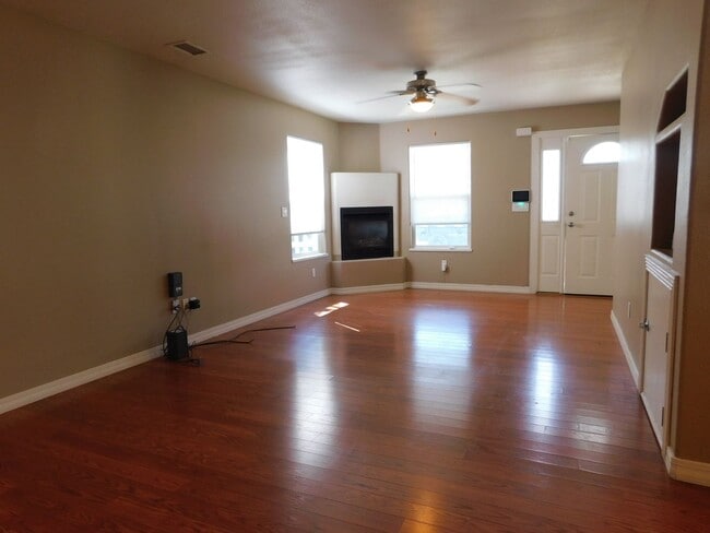 Building Photo - 1183 Inverness Way