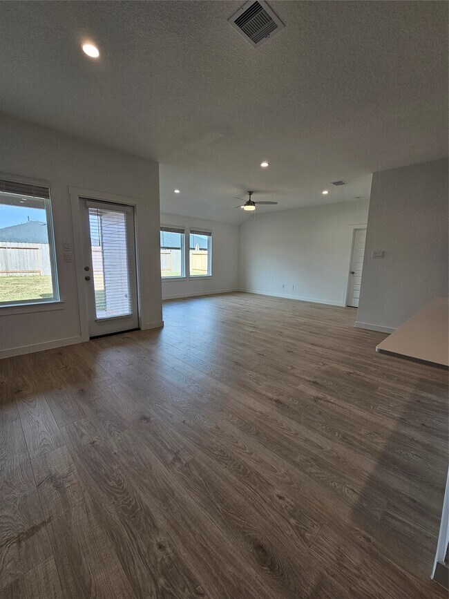 Building Photo - 30018 Foxtail Pne Ct