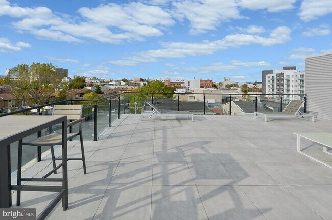 Building Photo - 1214 N American St