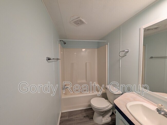 Building Photo - 3166 Redbud Ln