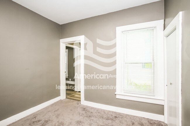 Building Photo - 2003 S Taylor St